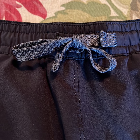 PATAGONIA size Large Board Short Swim Trunk Classic Black Lined Pockets $69 NEW - Picture 15 of 16